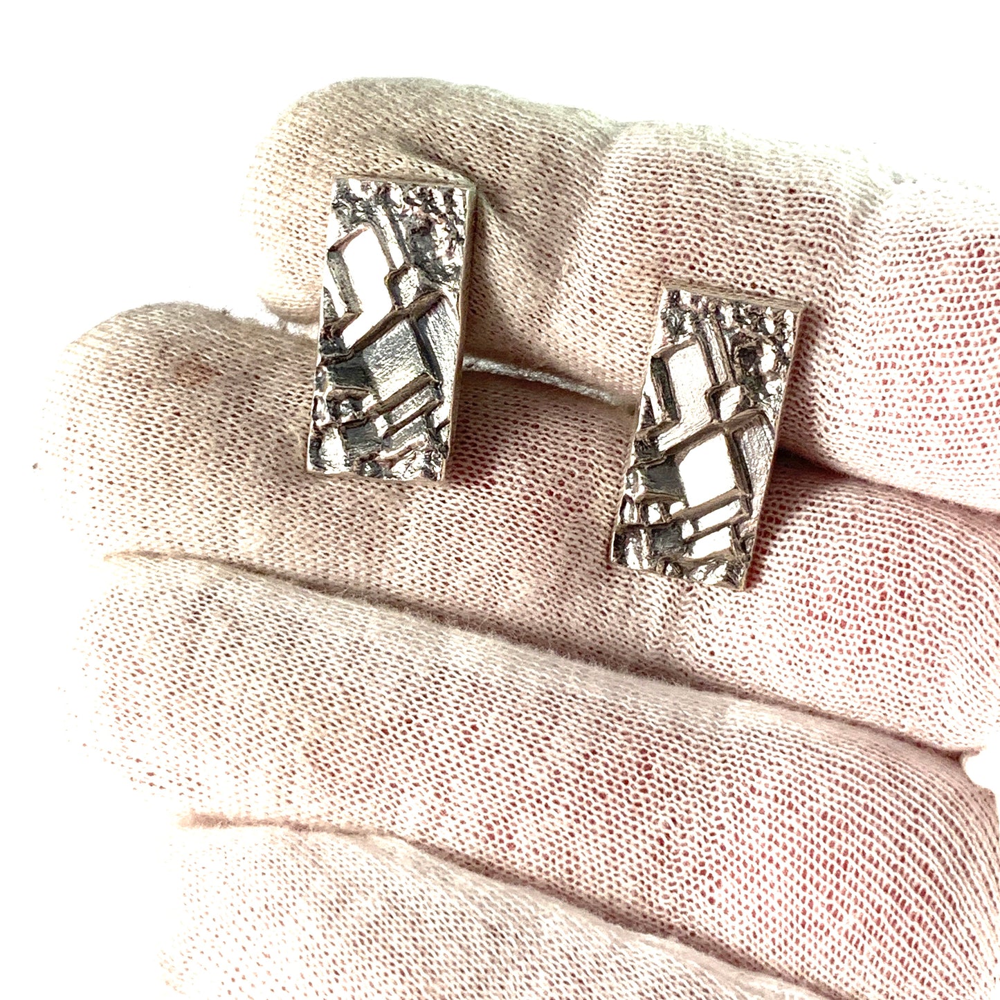 Rauno Oma Mättö, Finland 1977 Solid 830 Silver Pair of Modernist Cufflinks.