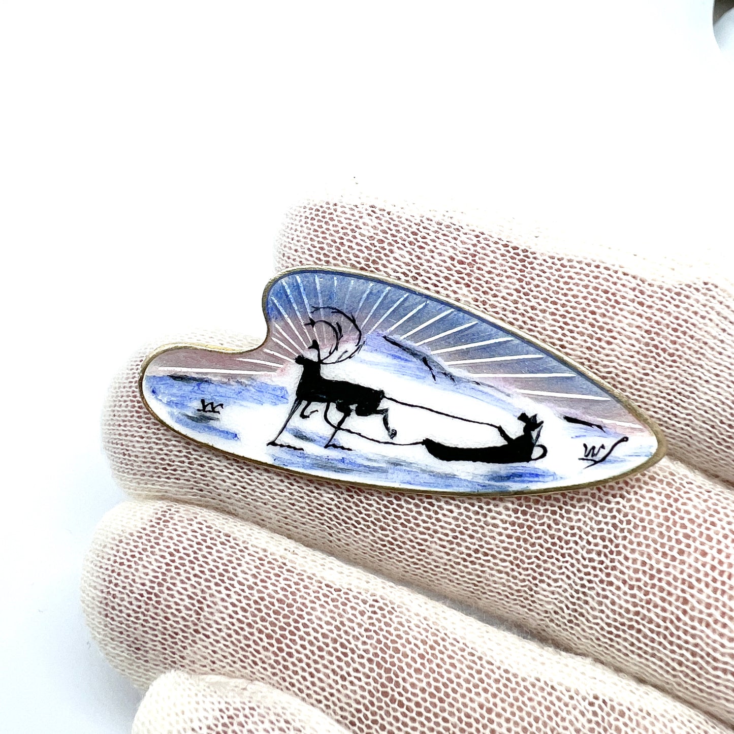 アクセル・ホルムセン、ノルウェー。ミッドセンチュリーのスターリングシルバーのエナメルブローチ。