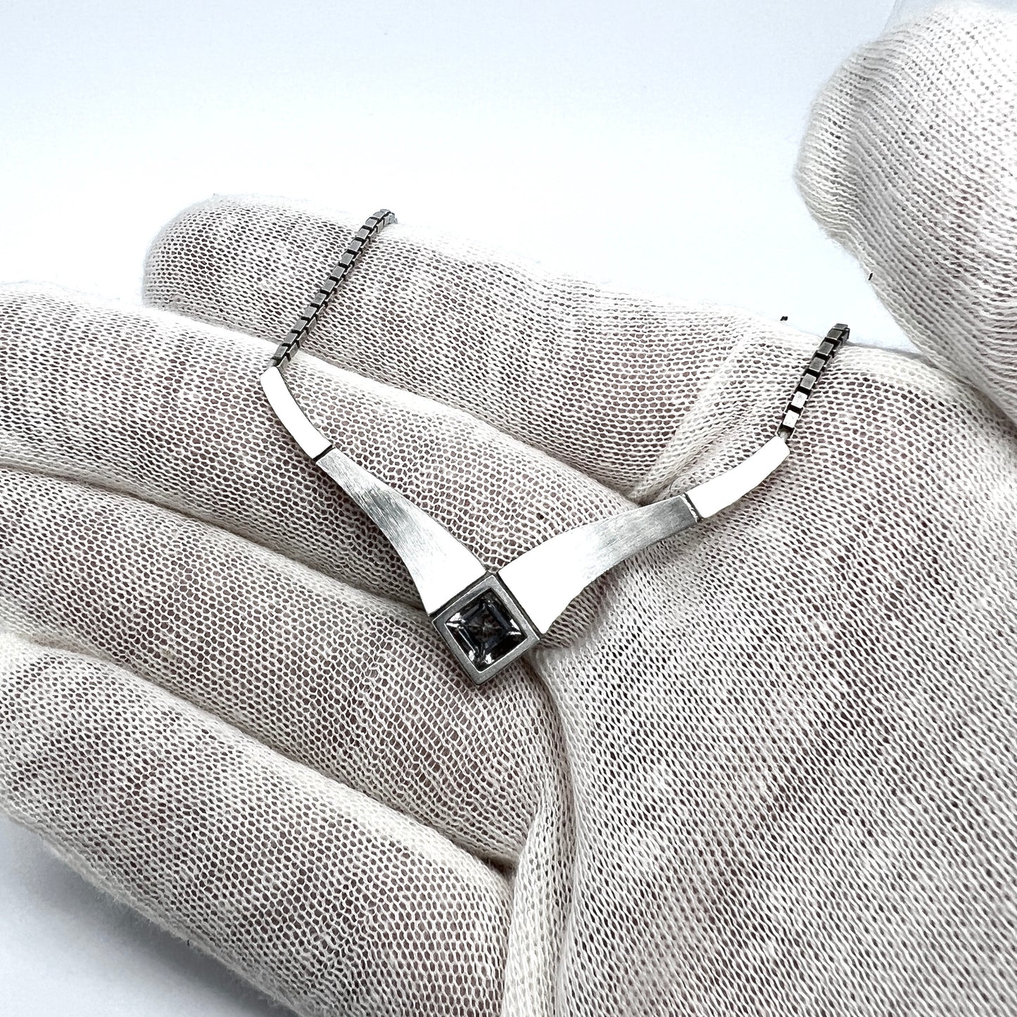 Finn Feelings, Finland Vintage Modernist Sterling Silver Rock Crystal Necklace.