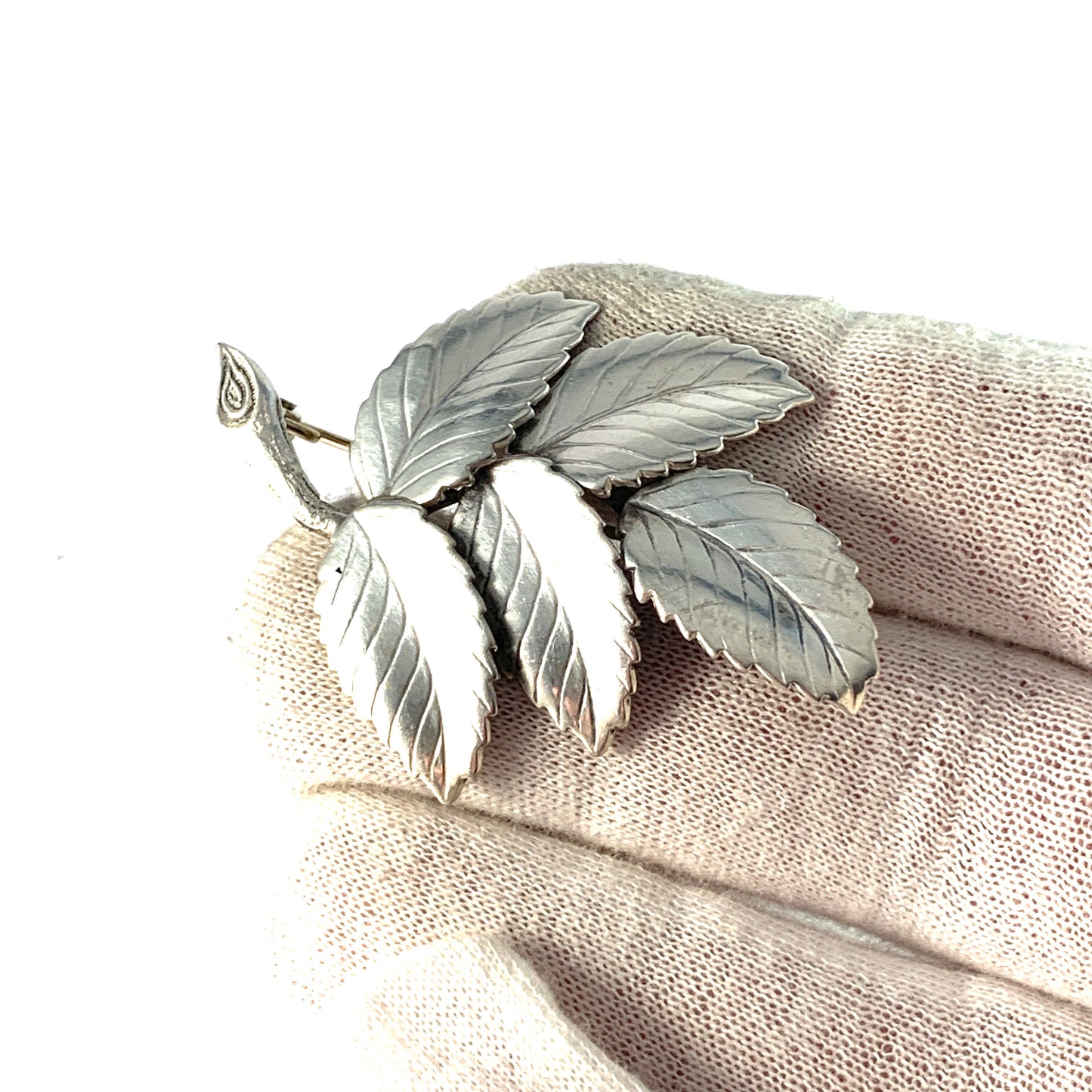 Pinco, Stockholm 1954. Mid Century Solid Silver Brooch.