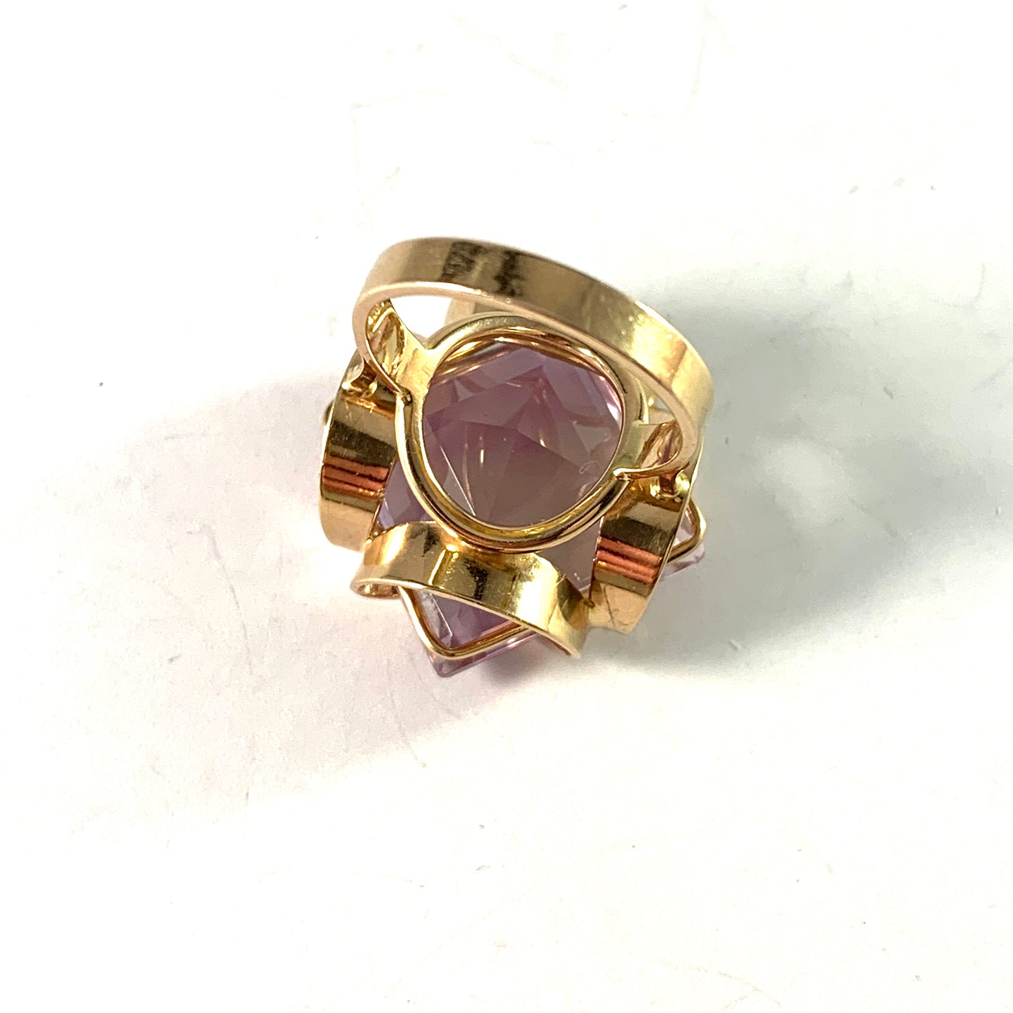 Sweden 1950-60s Bold 18k Gold Amethyst Cocktail Ring. 11.1gram