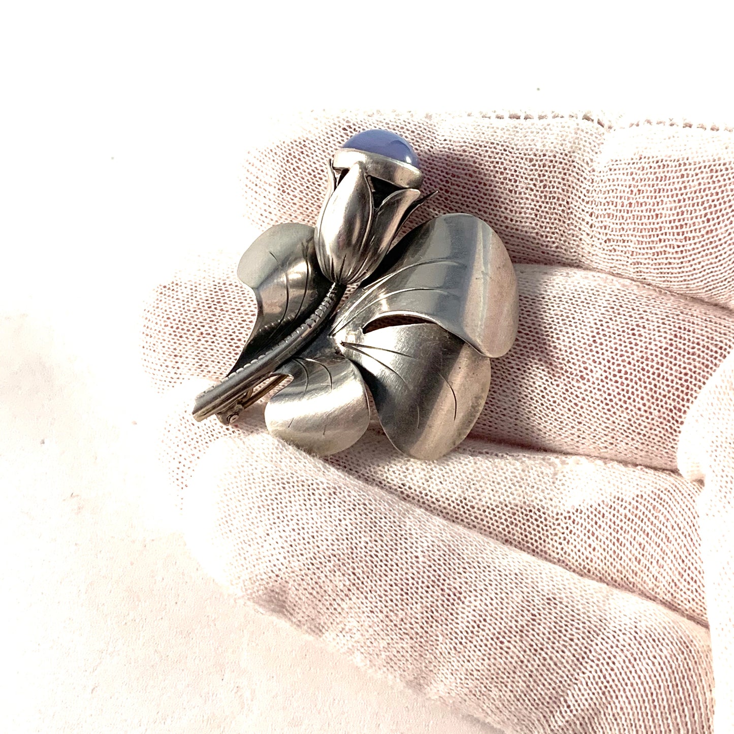 Kaplan, Sweden 1955 Mid Century Sterling Chalcedony Floral Brooch