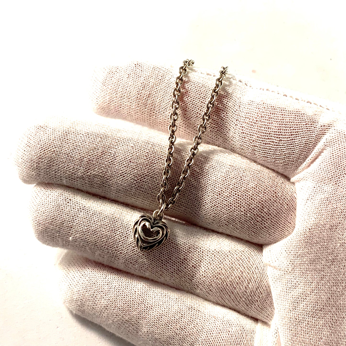 Kalevala Koru, Finland Vintage Sterling Heart Love Charm Bracelet.