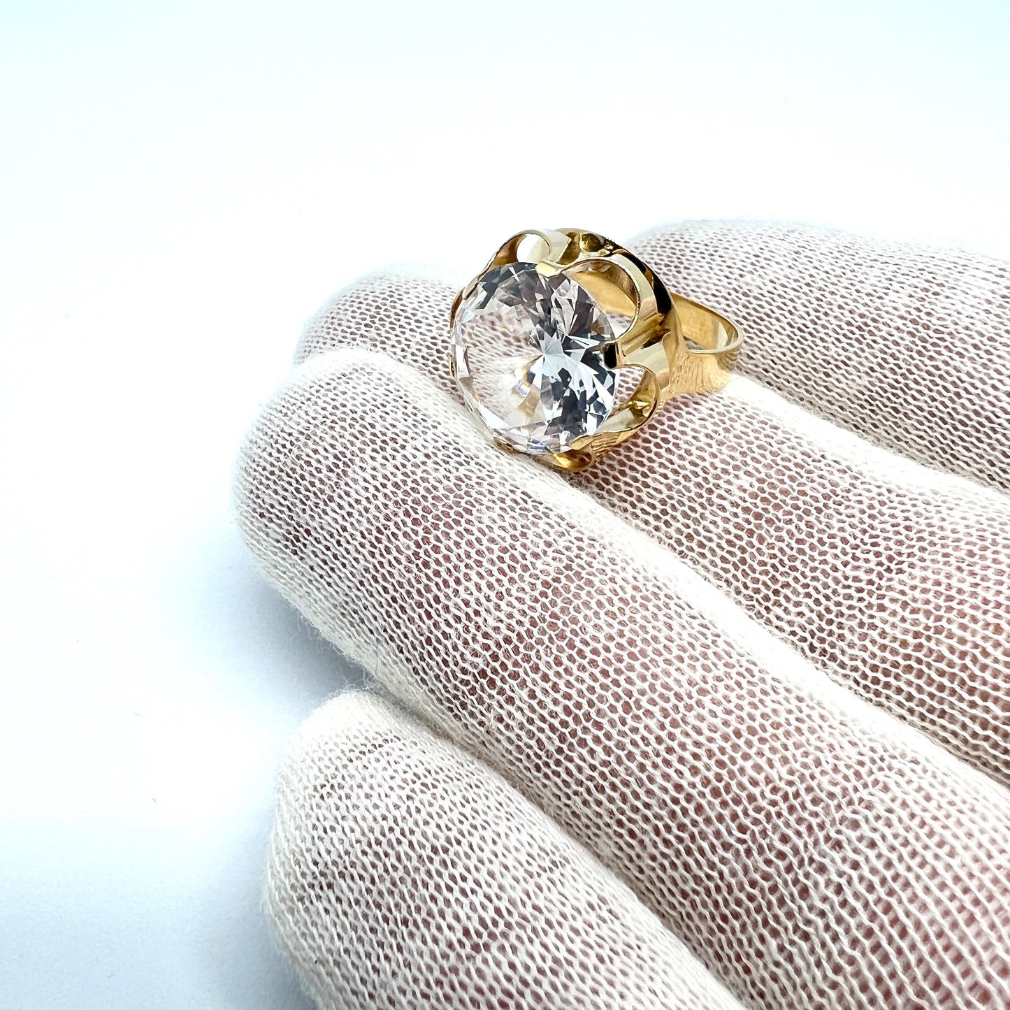 Kolmio-Kulta, Finland 1970s. Vintage 18k Gold Rock Crystal Ring.