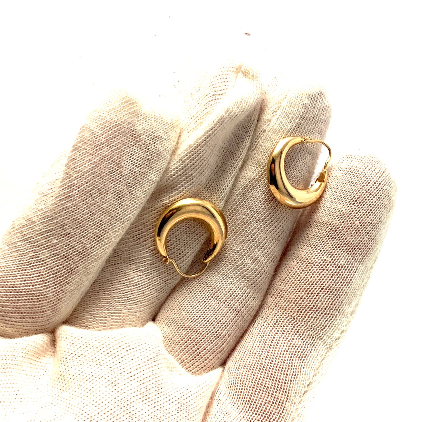 Brofod, Sweden 1960s. Vintage 18k Gold Earrings.