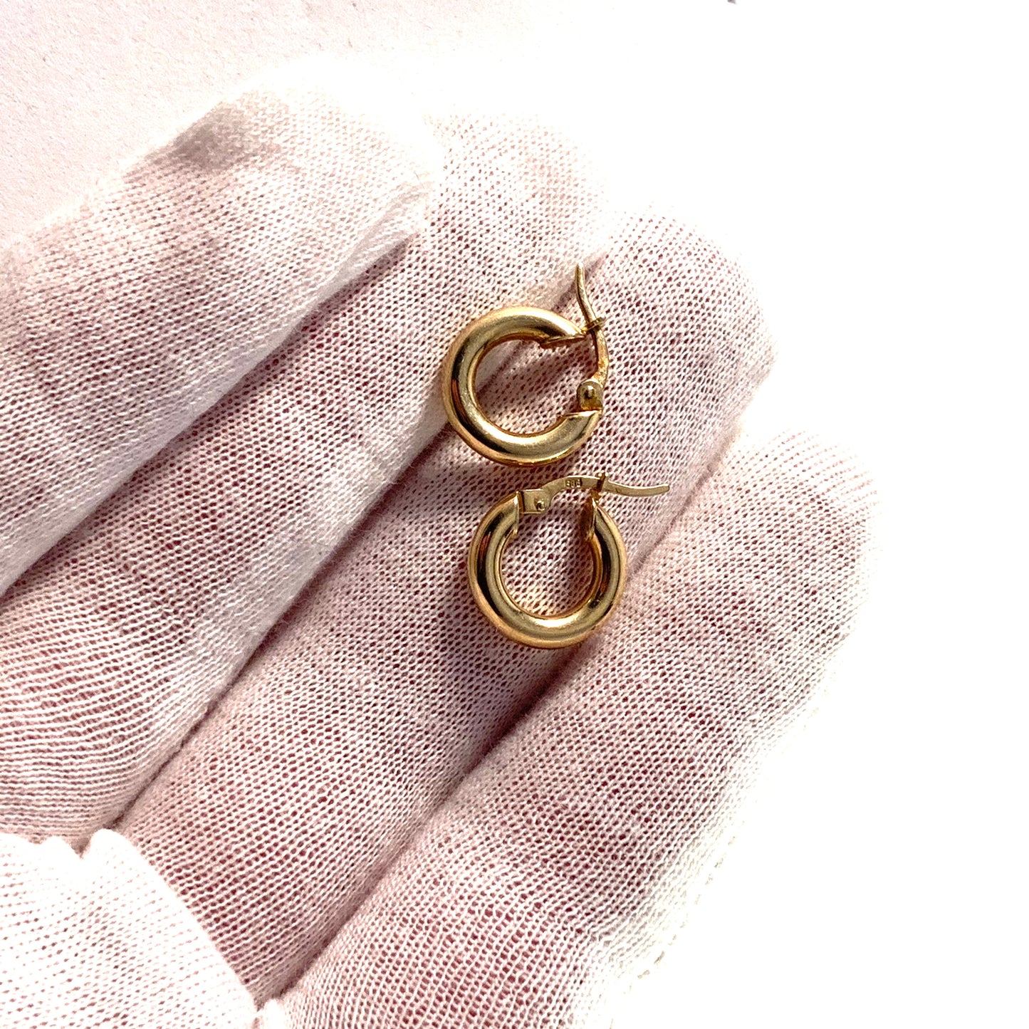 Vintage Mid Century 14k Gold Earrings.