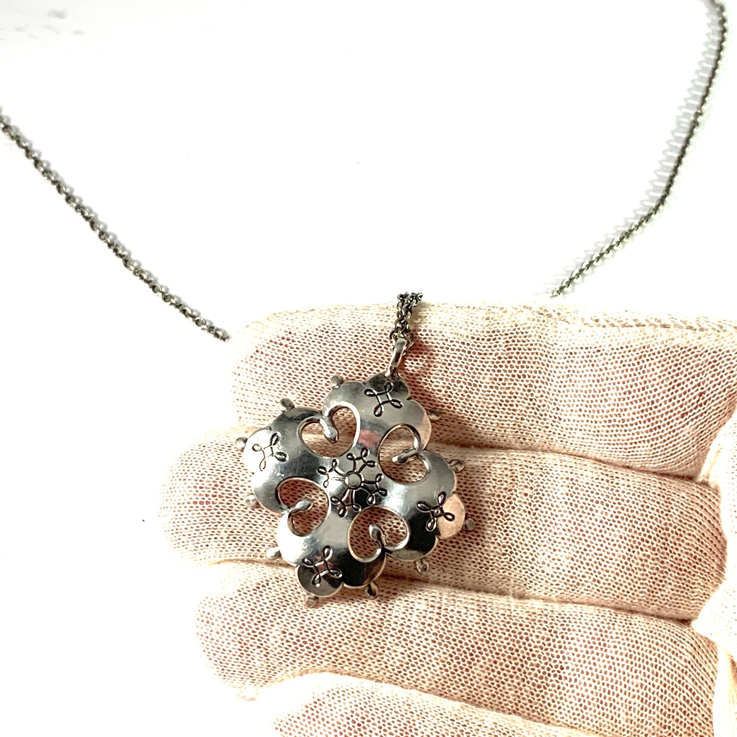 Kalevala Koru, Finland Vintage Sterling Silver Pendant Necklace.