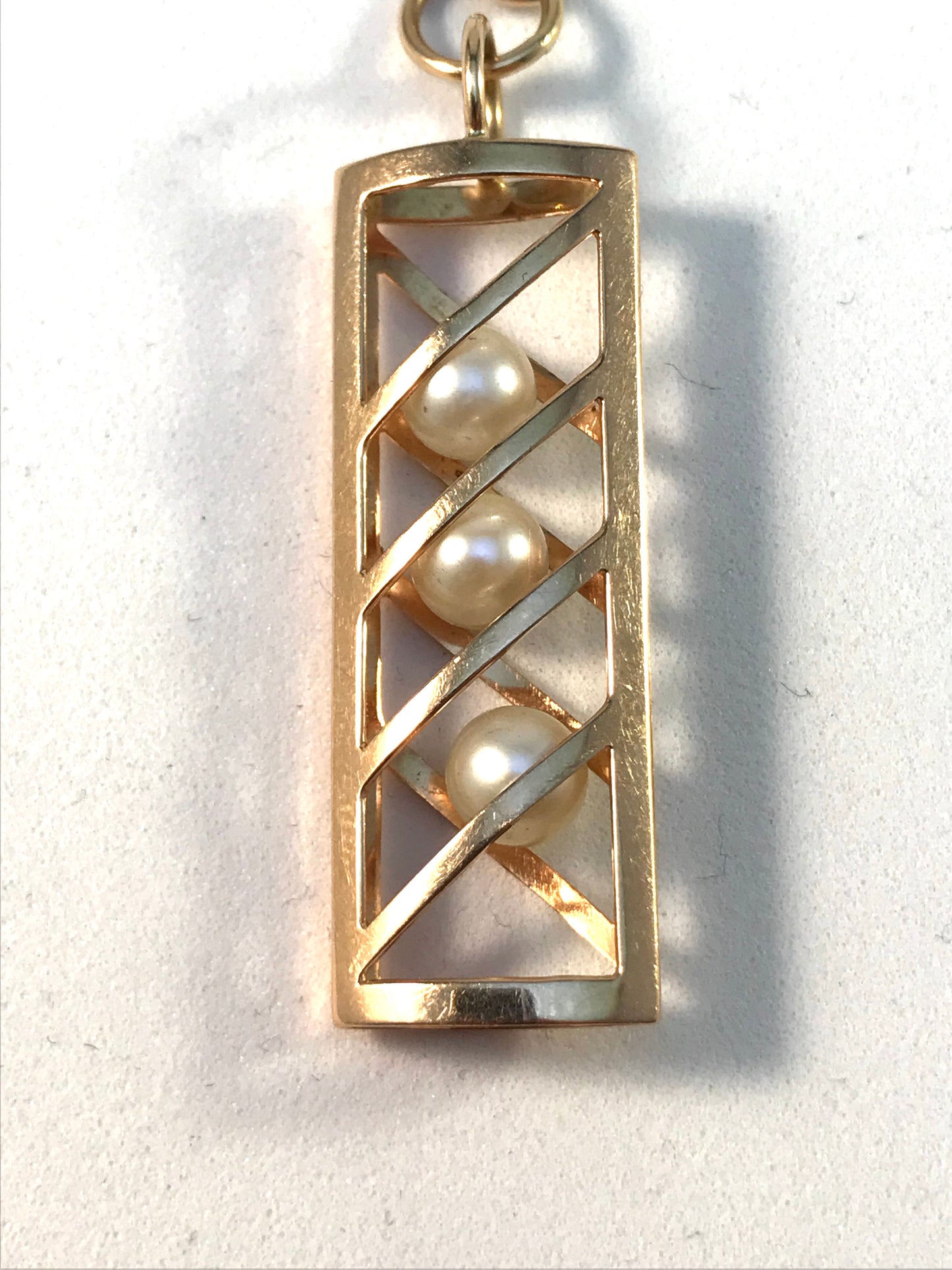 Finland year 1967 Modernist 14k Gold Kinetic Cultured Pearl Pendant.