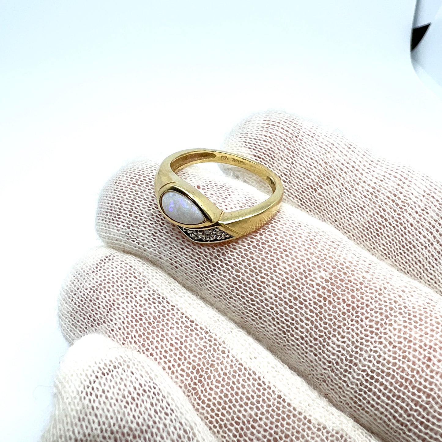 Sweden. Vintage 18k Gold Diamond Opal Ring.