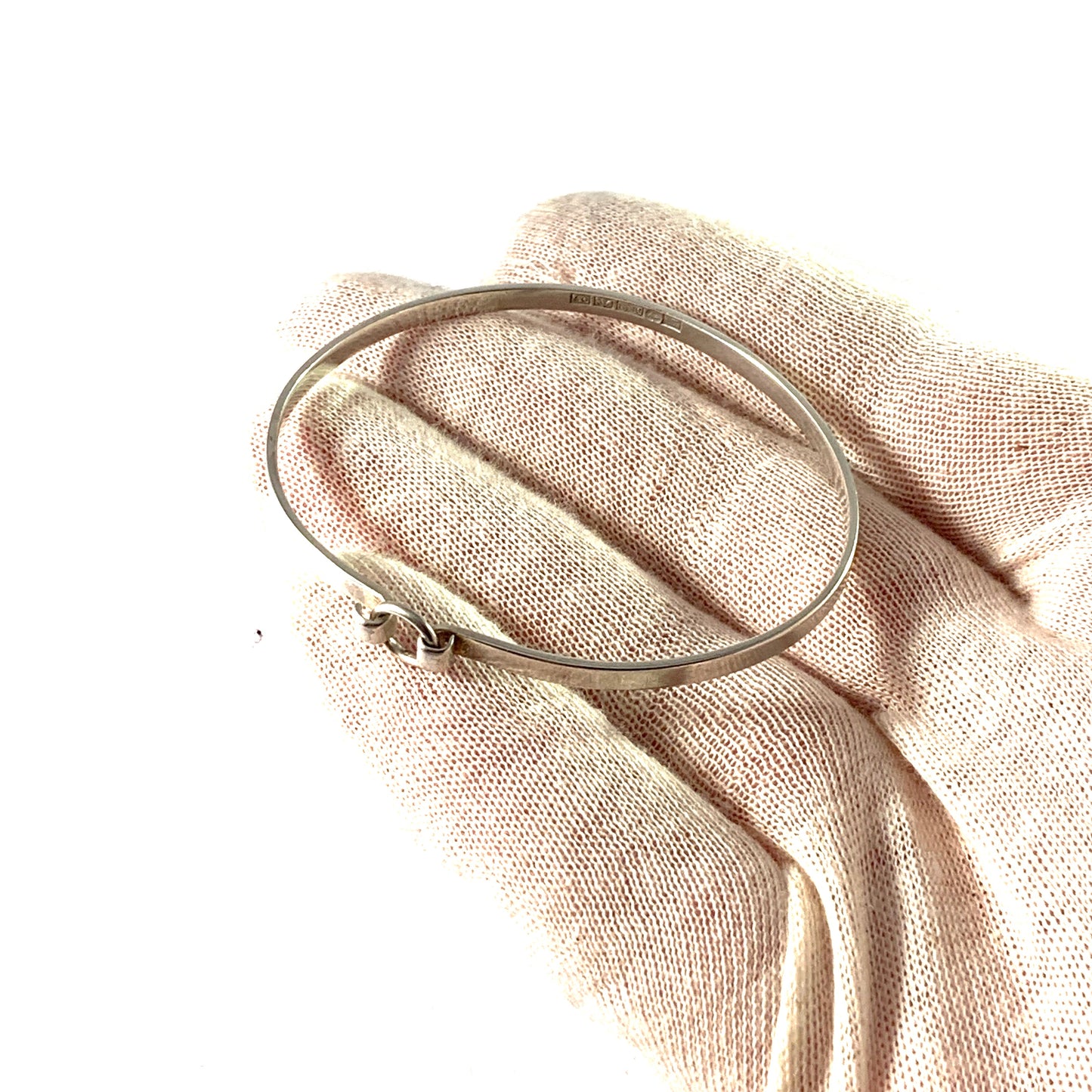 Kultateollisus, Finland 1967. Solid Silver Open/Close Bangle Bracelet.