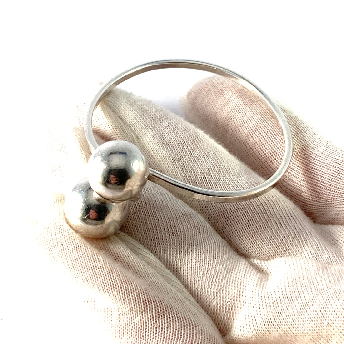 The Netherlands c 1960-70s. Solid 835 Silver Bangle Bracelet. Makers mark