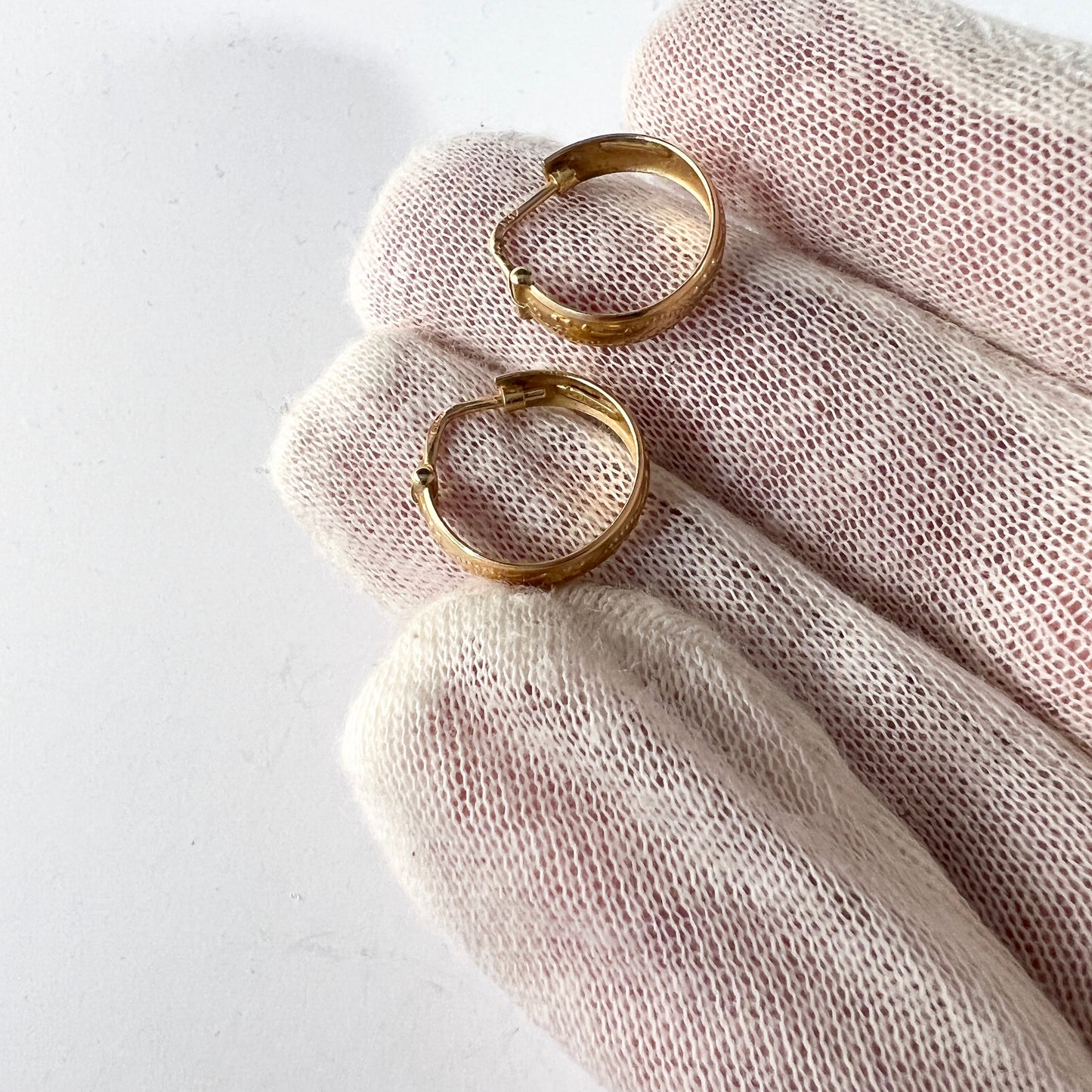 Sweden. Vintage 18k Gold Earrings.