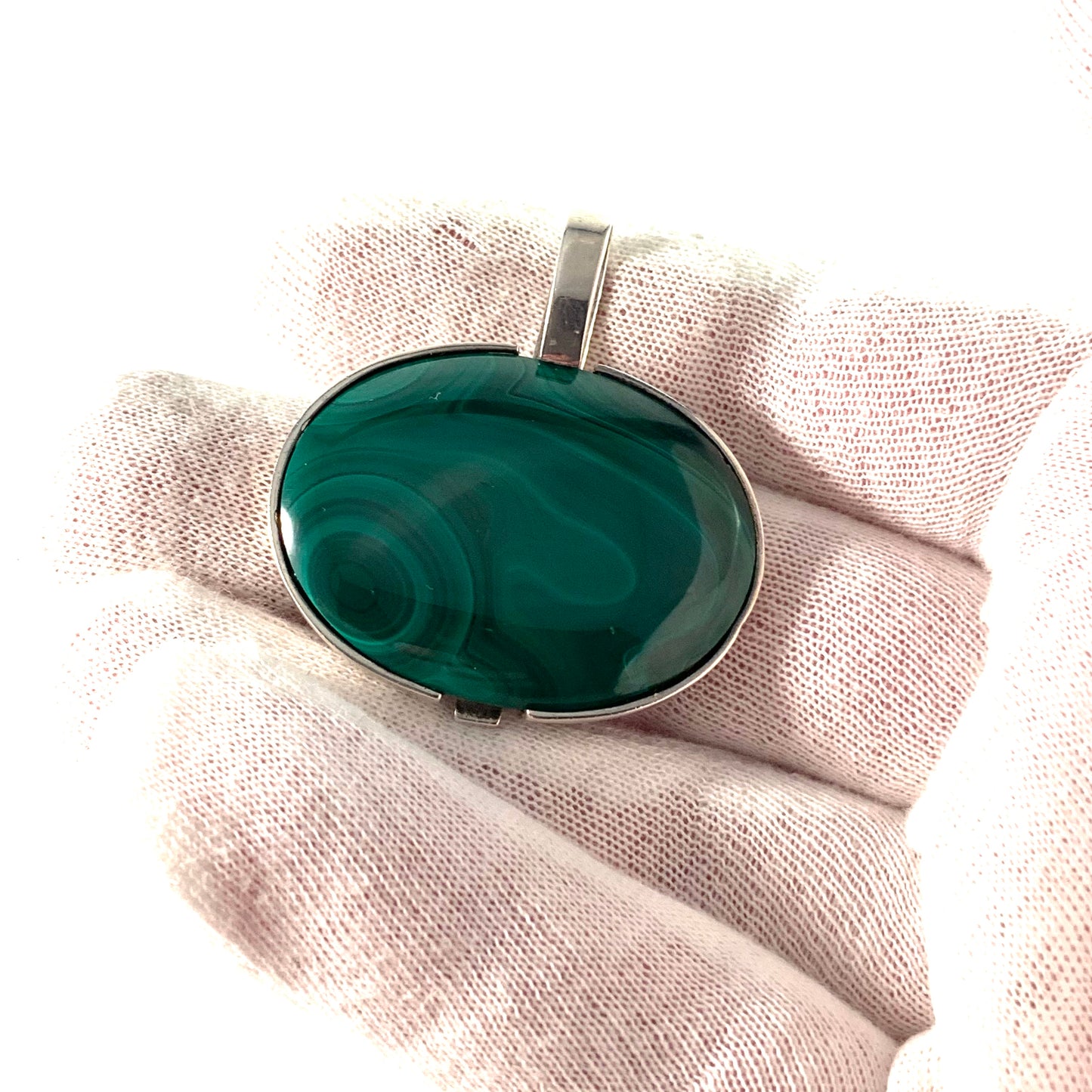 Bror Kristoffersson, Sweden 1976 (first year) Signed Sterling Malachite Pendant.