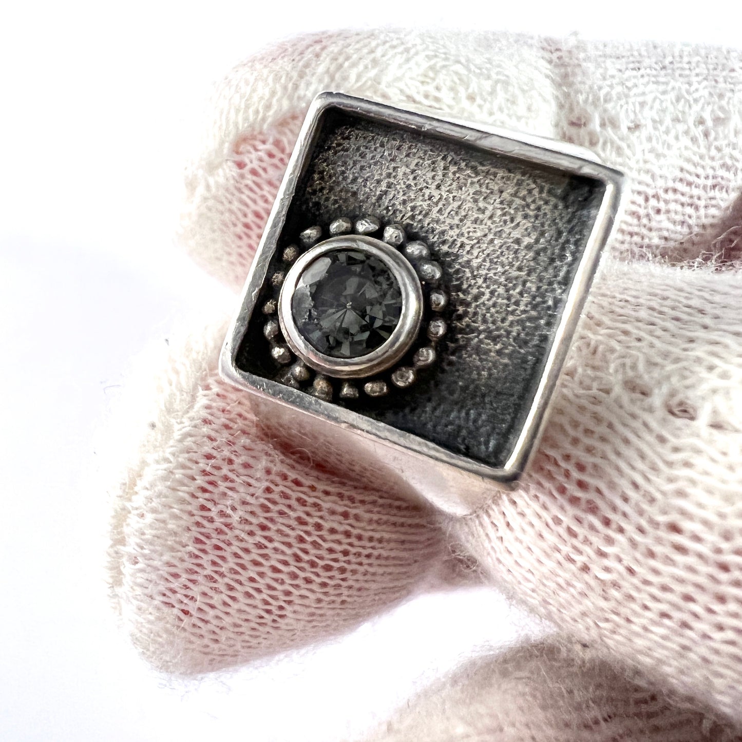 Kultasepat Salovaara, Finland 1976. Vintage Sterling Silver Green Quartz Men's Ring.