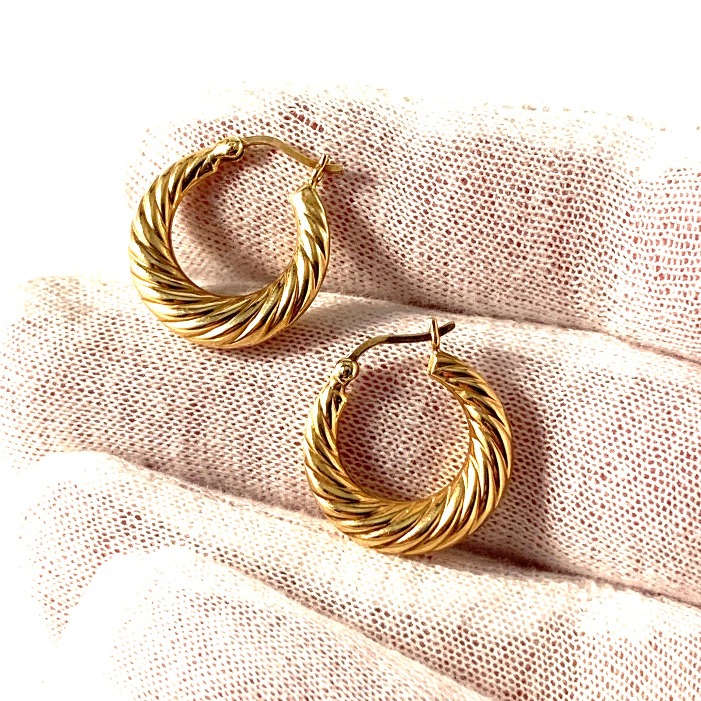 Arezzo, Italy Vintage 18k Gold Earrings.