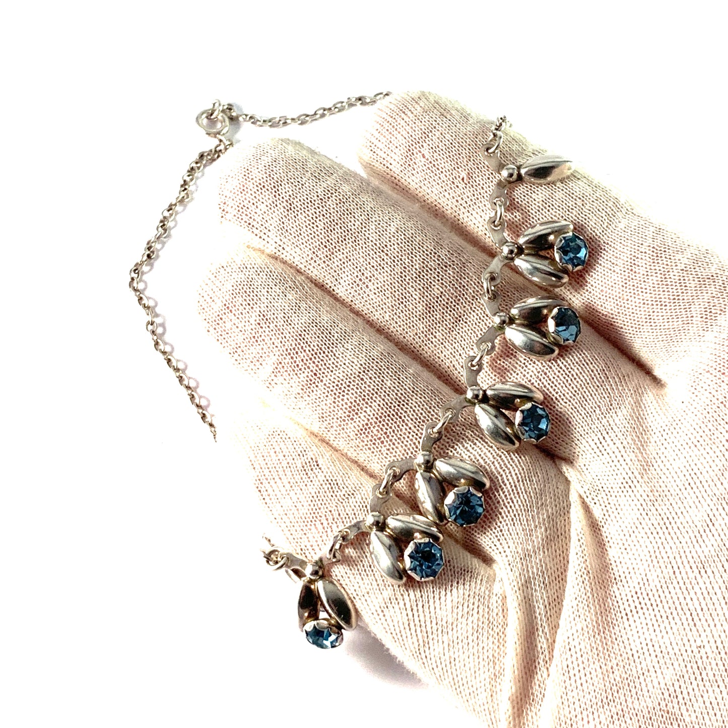 Herman Siersbøl デンマーク 1960 年代。スターリング シルバーのアイス ブルー ペースト ストーン ネックレス。