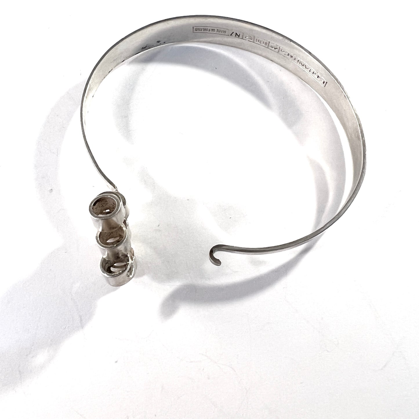 Erik Granit, Finland 1966. Vintage Modernist Solid Silver Open/Close Bangle Bracelet.