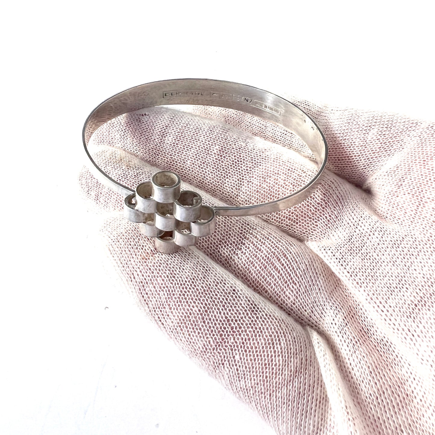 Erik Granit, Finland 1966. Vintage Modernist Solid Silver Open/Close Bangle Bracelet.
