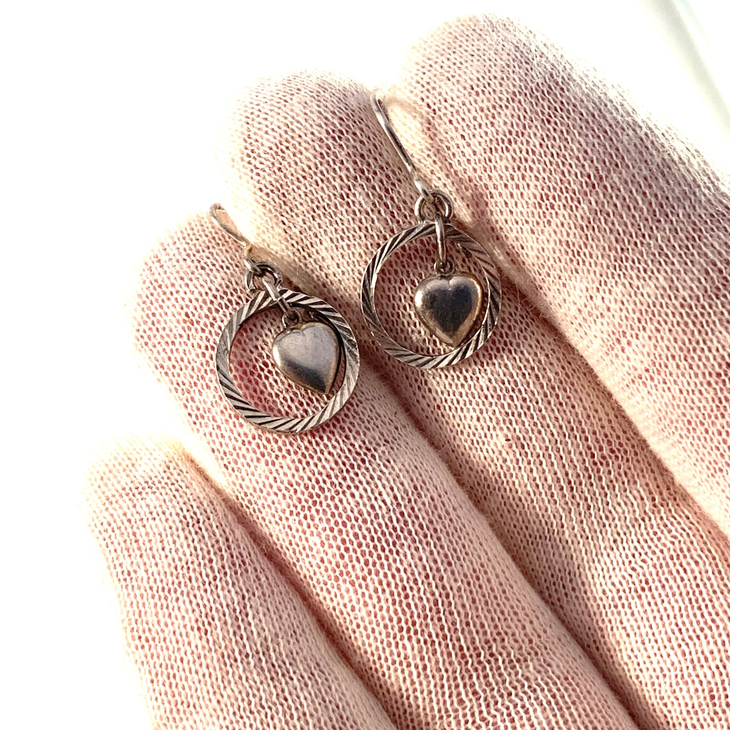 レイノ・ミカエル・ヴァルケイネン、フィンランド 1962-76 ソリッド 830 シルバー イヤリング。