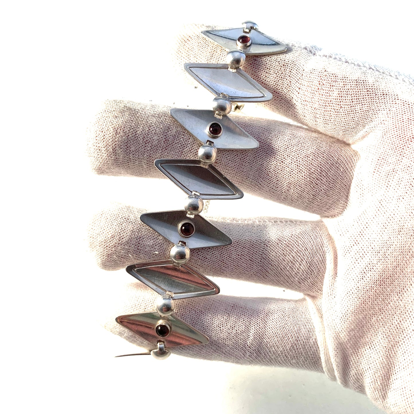 Alton, Sweden 1964 Vintage Modernist Sterling Silver Amethyst Bracelet.