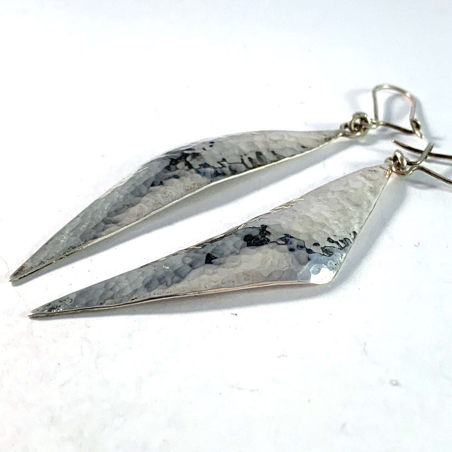 G Strode、スウェーデン。大きなヴィンテージ スターリング シルバーのイヤリング。