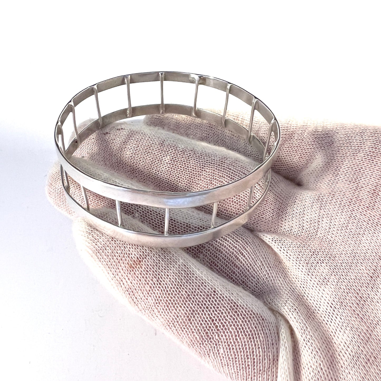 HJALMARSDOTTER for L Lavér, Stockholm 1960s. Sterling Silver Bangle. Signed.