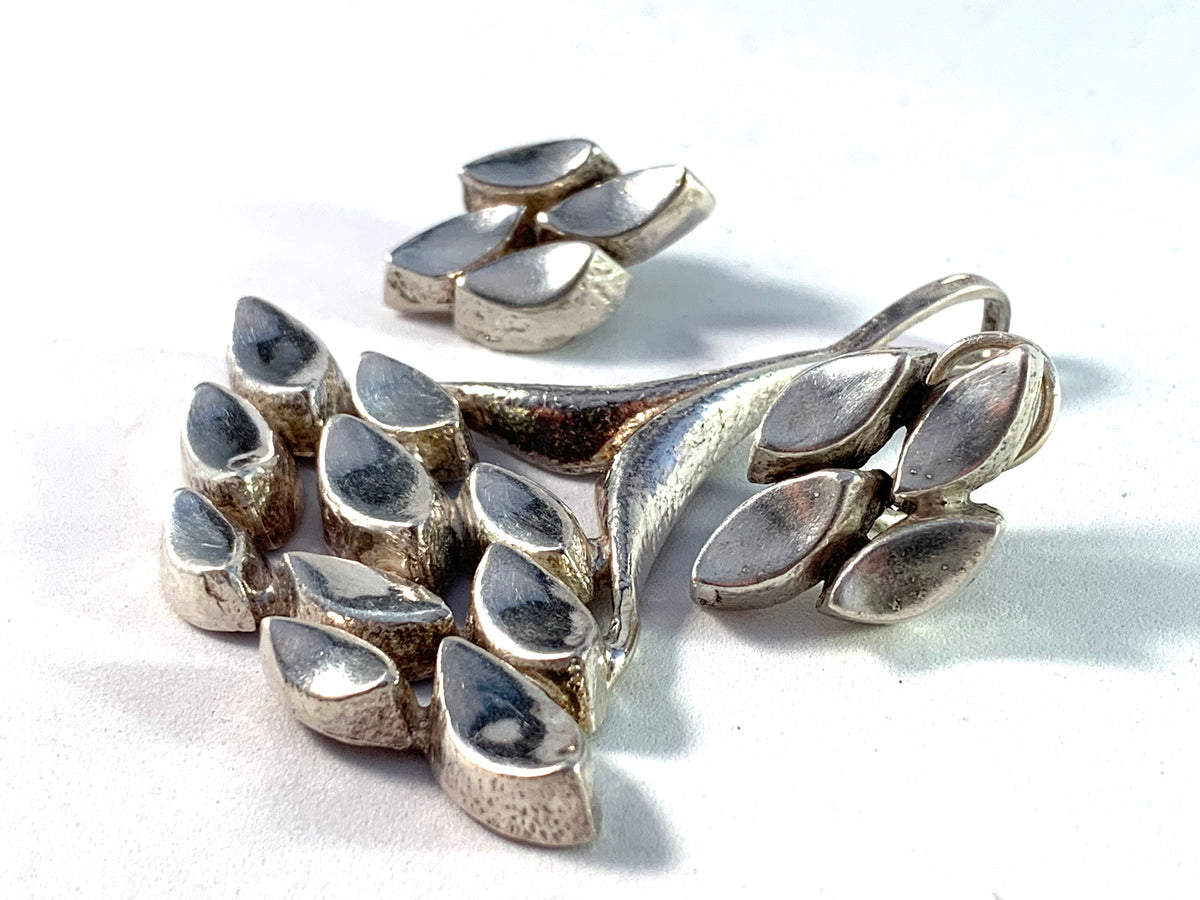 Atelje Etsuko Minowa, Stockholm Vintage Chunky Sterling Silver Pendant and Clip-on Earrings.