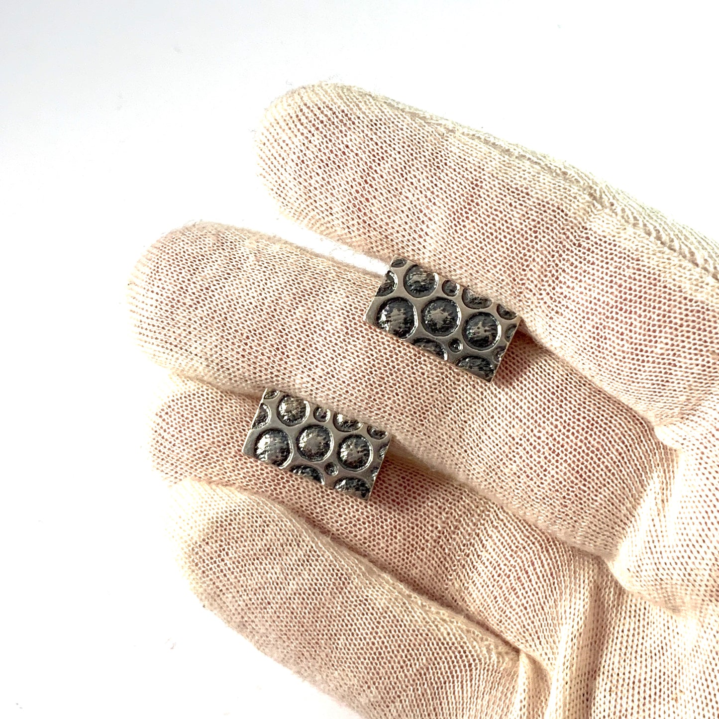 Martti Viikiniemi、フィンランド、1973年。ソリッドシルバーの月面カフリンクス。