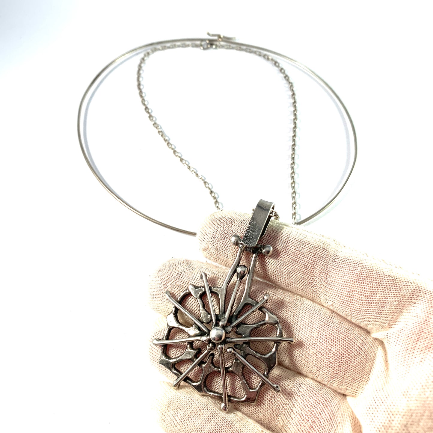 Joachim Klintz, Sweden year 1975. Sterling Silver Modernist Pendant w Chain and Neckring.