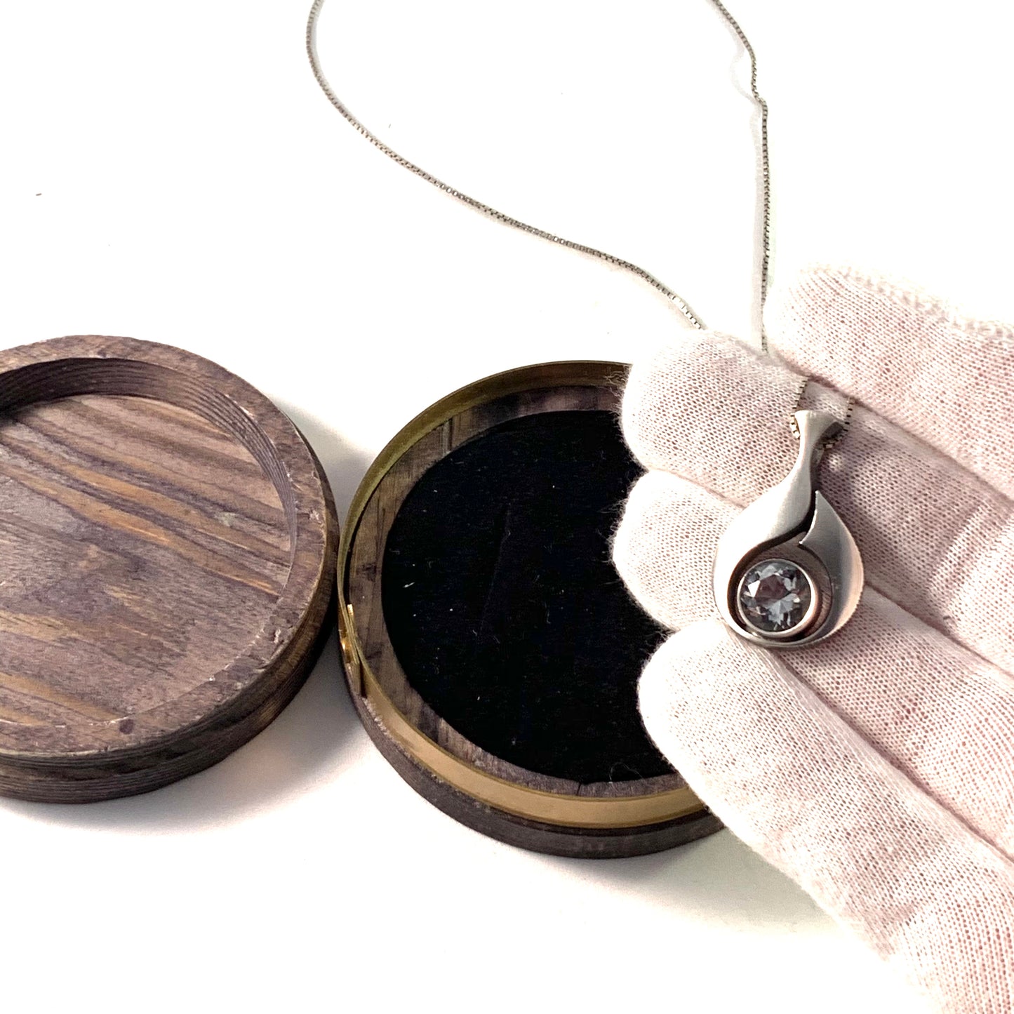 Karl Laine for Finnfeelings, Finland Vintage Sterling Silver Rock Crystal Pendant Necklace. Boxed.
