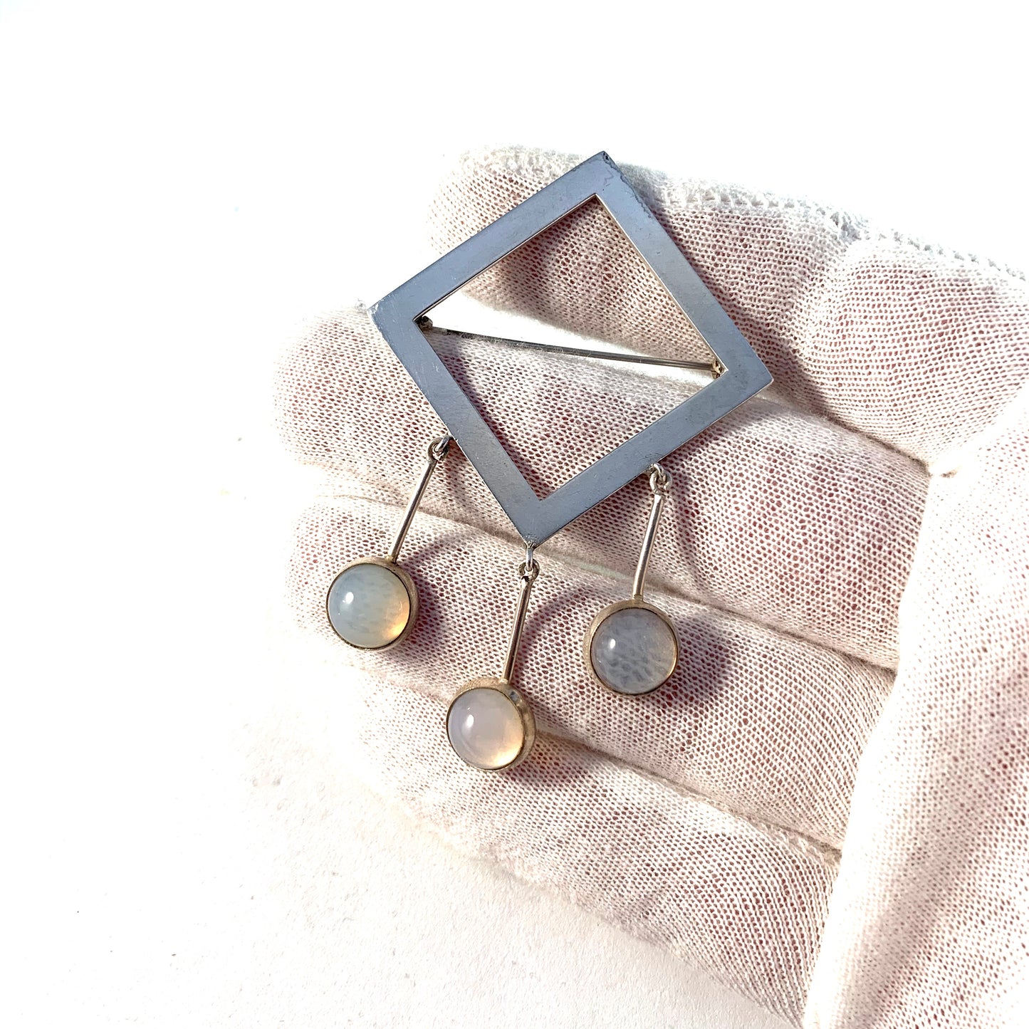 Kaksonen for Kalevala Koru Finland 1964 Vintage Silver Moonstone Brooch.