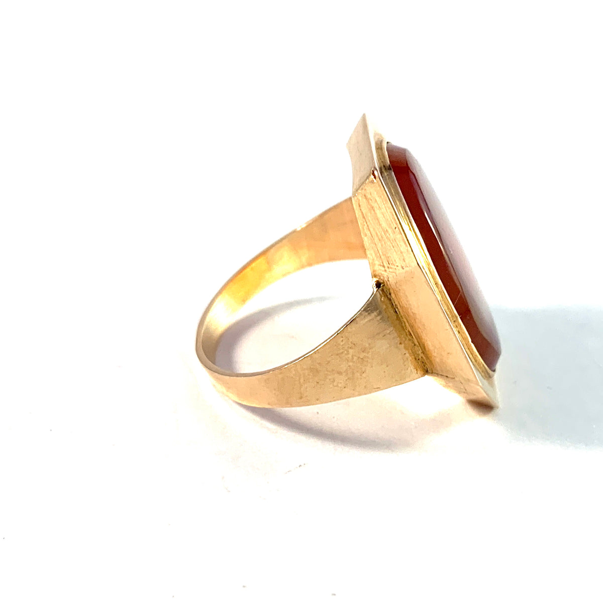 ハンパス サンドストローム、スウェーデン 1813-30 ジョージアン 18K ゴールド カーネリアン メンズ シグネット リング。