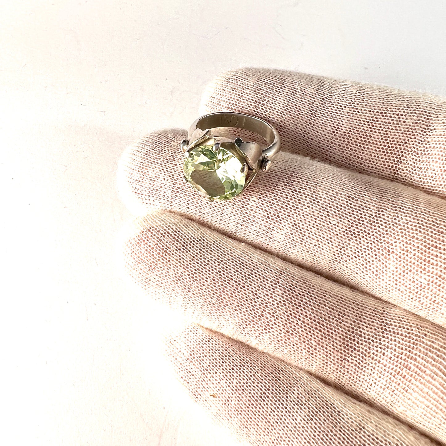 Taxco, Mexico. Vintage Sterling Silver Uranium Glass Ring