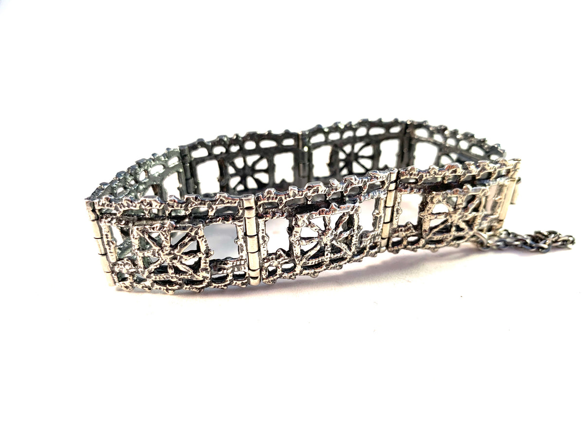 Pentti Sarpaneva for Turun Hopea Finland 1970 Silver Bracelet. Design Pitsi / Lace