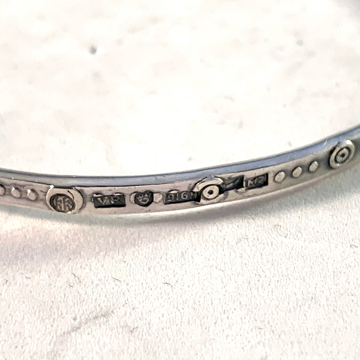 Veikko Kullervo Reinikka, for Kalevala Koru, Finland 1965 Sterling Bangle Bracelet.