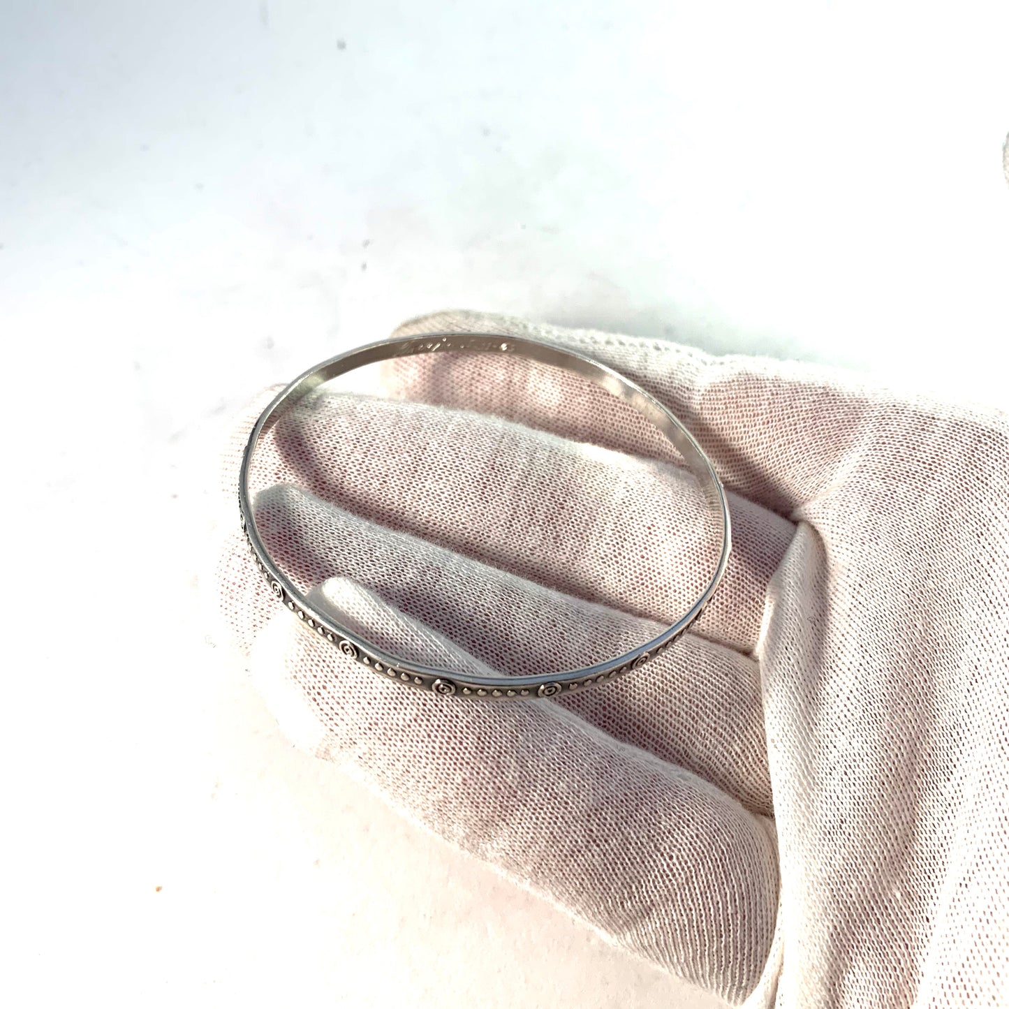 Veikko Kullervo Reinikka, for Kalevala Koru, Finland 1965 Sterling Bangle Bracelet.