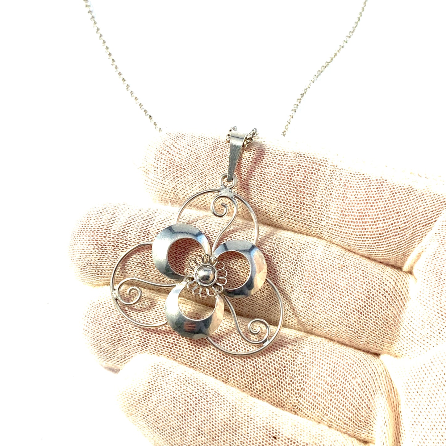 ドイツ / オーストリア 1930 年代から 1940 年代のソリッド 835 シルバー ペンダント ネックレス。