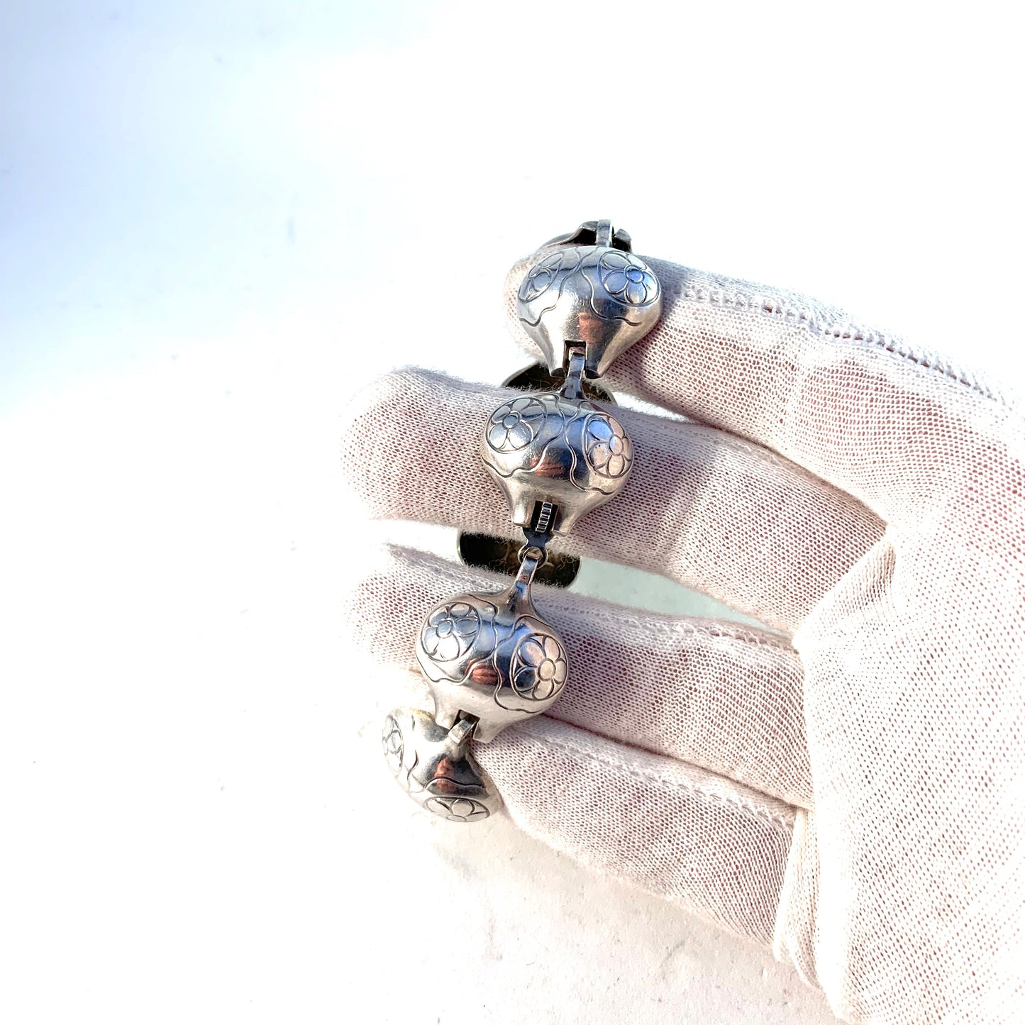 G Dahlgren, Sweden 1956 Large Mid Century Sterling Silver Floral Bracelet.