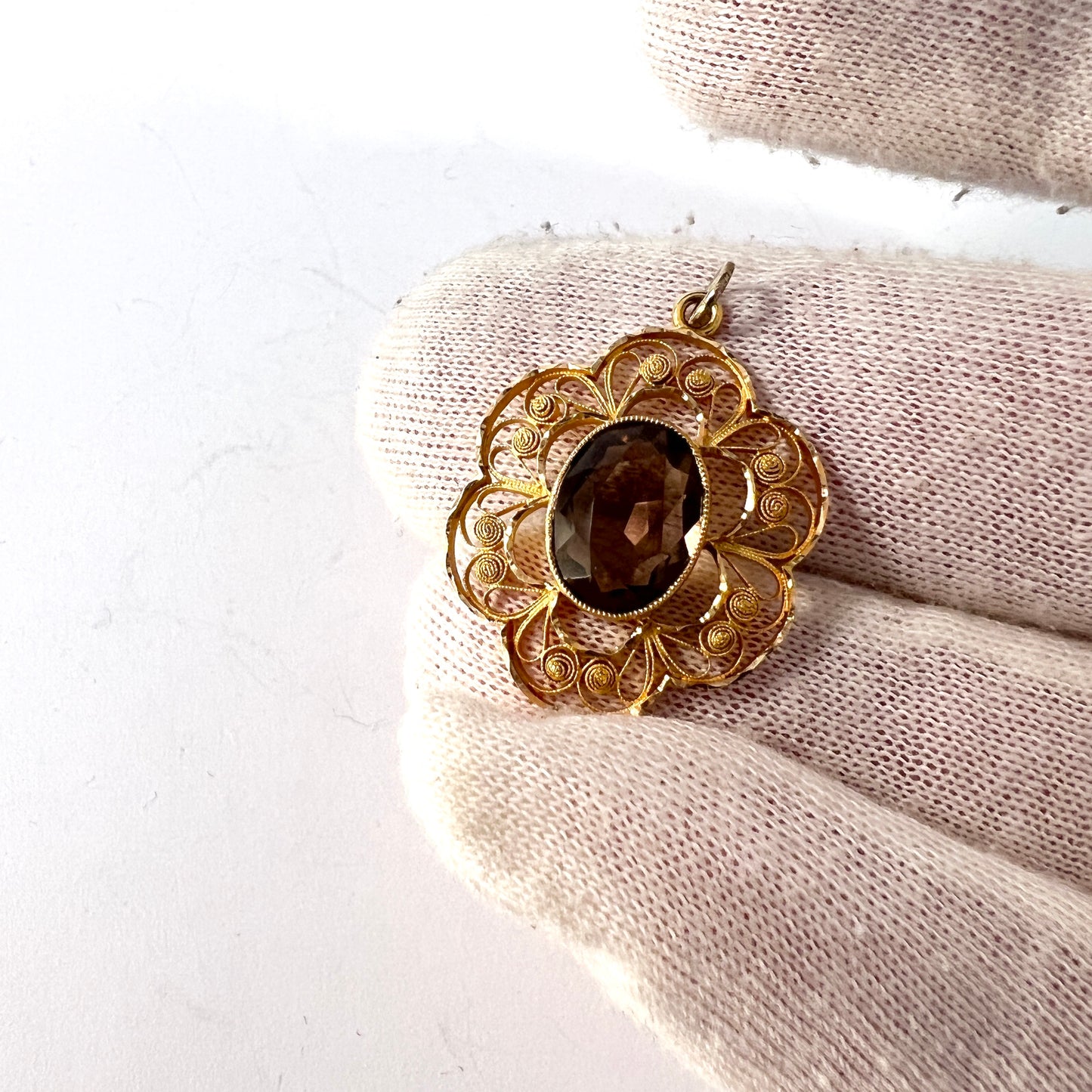 G Dahlgren, Sweden 1931. Vintage 18k Gold Smoky Quartz Pendant