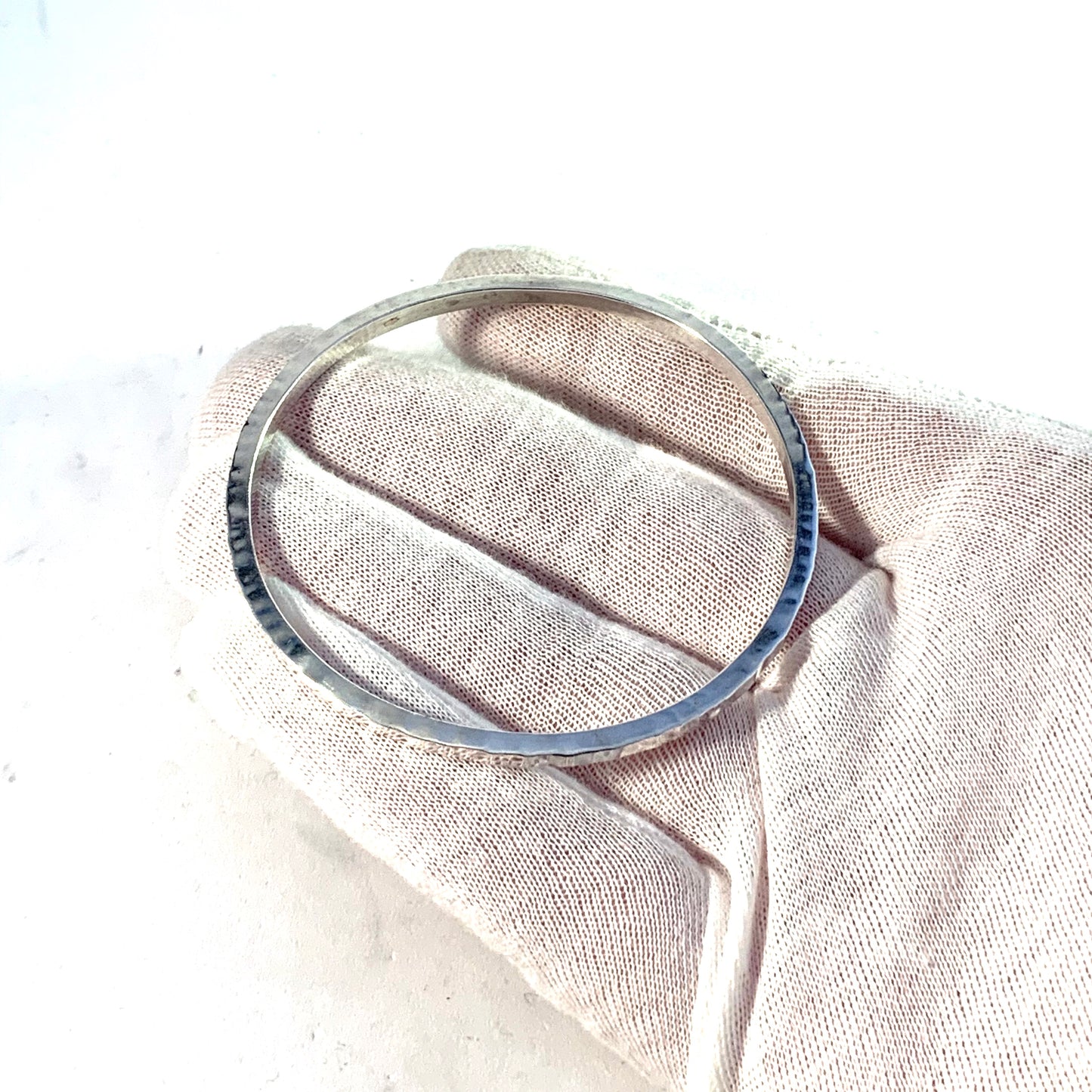 Atelje Anita Grefberg, Sweden 1973 Signed Sterling Silver Bangle Bracelet.