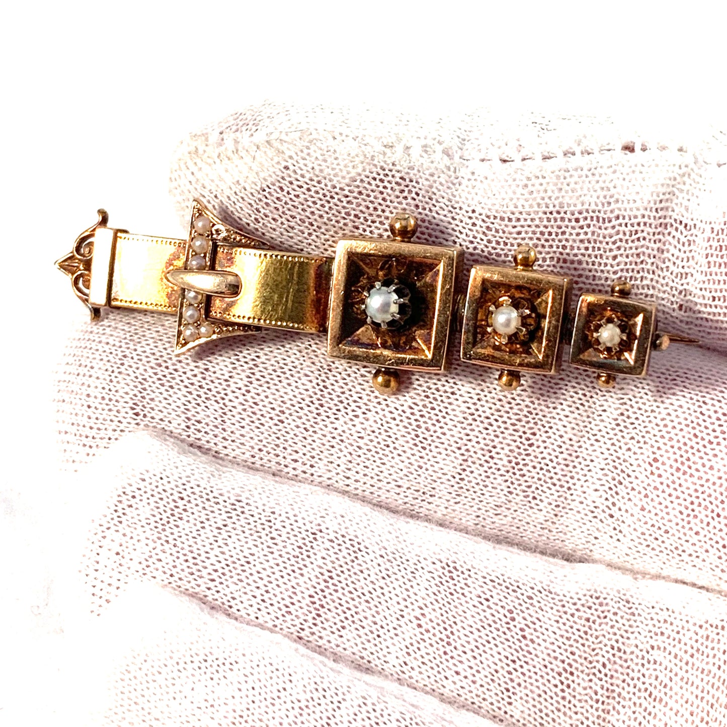G Dahlgren, Sweden 1884 Antique Victorian 18k Gold Buckle Brooch.