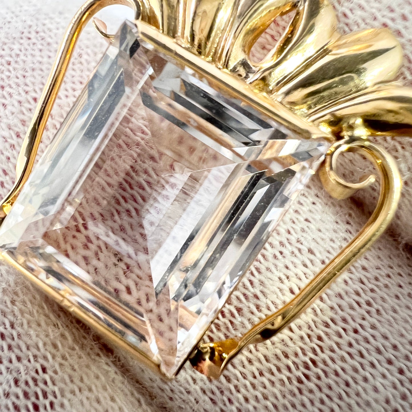 Wilhelm Harbeck, Sweden 1951, Vintage Mid-century 18k Gold Rock Crystal Pendant.