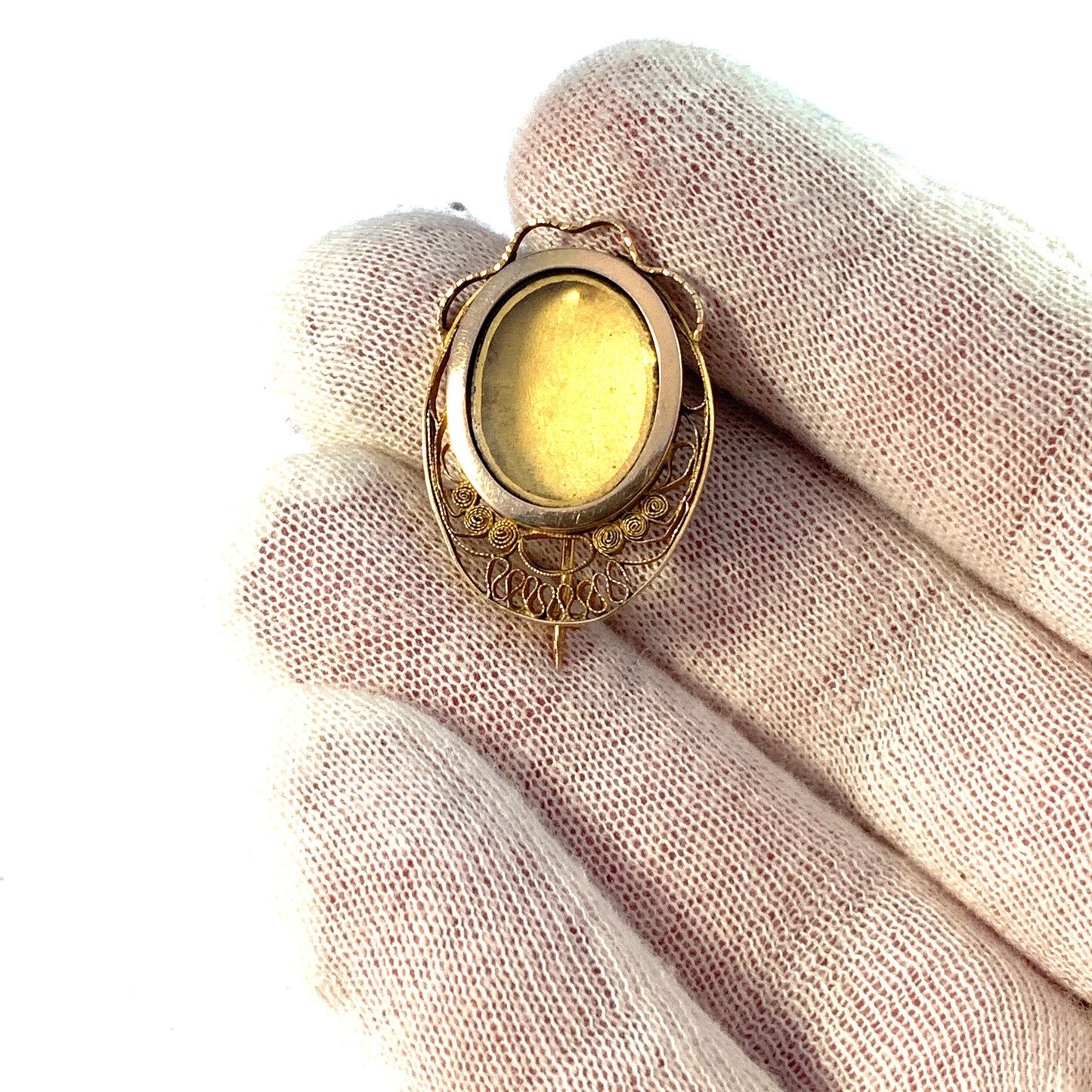 Sweden 1830-40s. Antique 18k Gold Locket Brooch