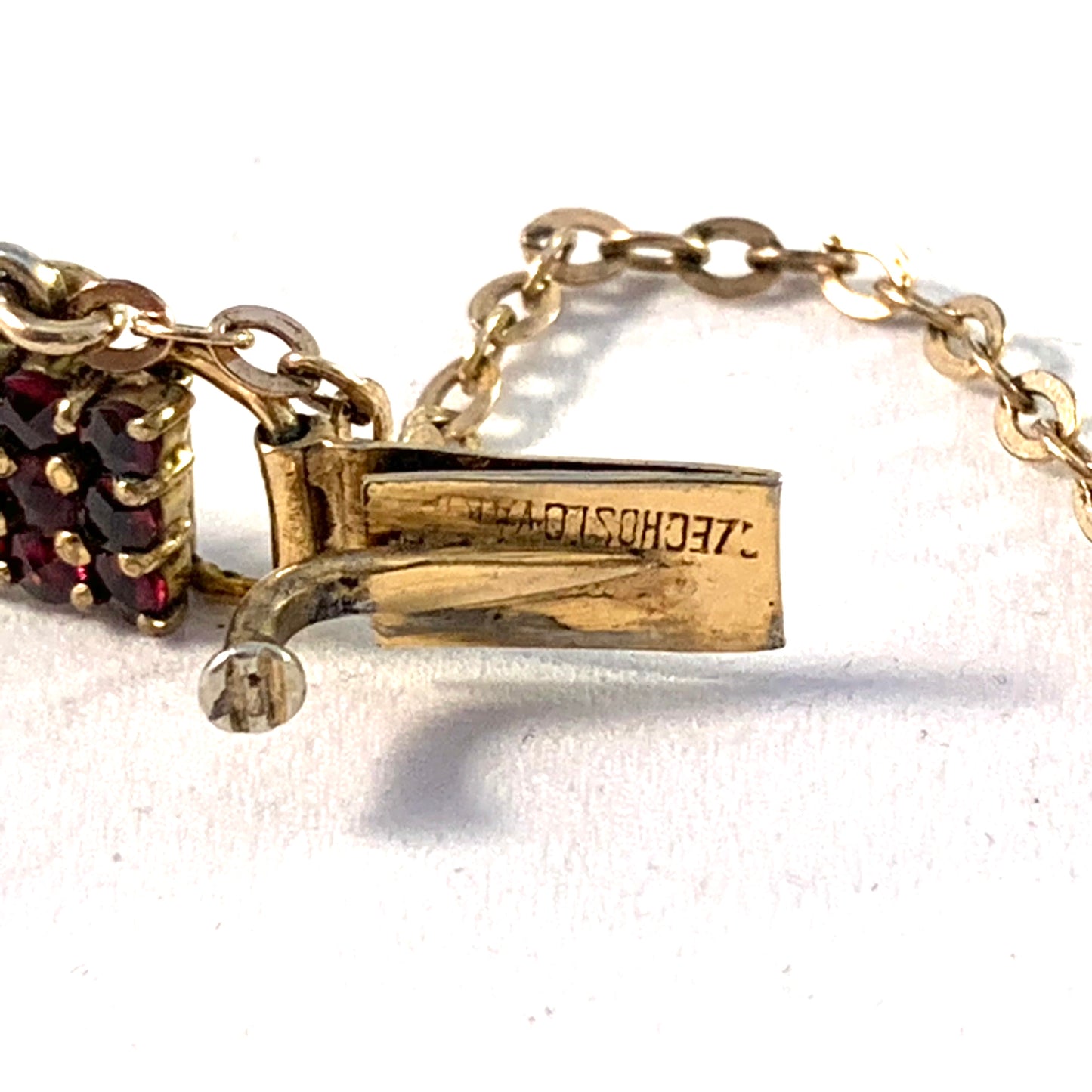 チェコスロバキア製、1900 年代初頭のガーネット金メッキメタルブレスレット。
