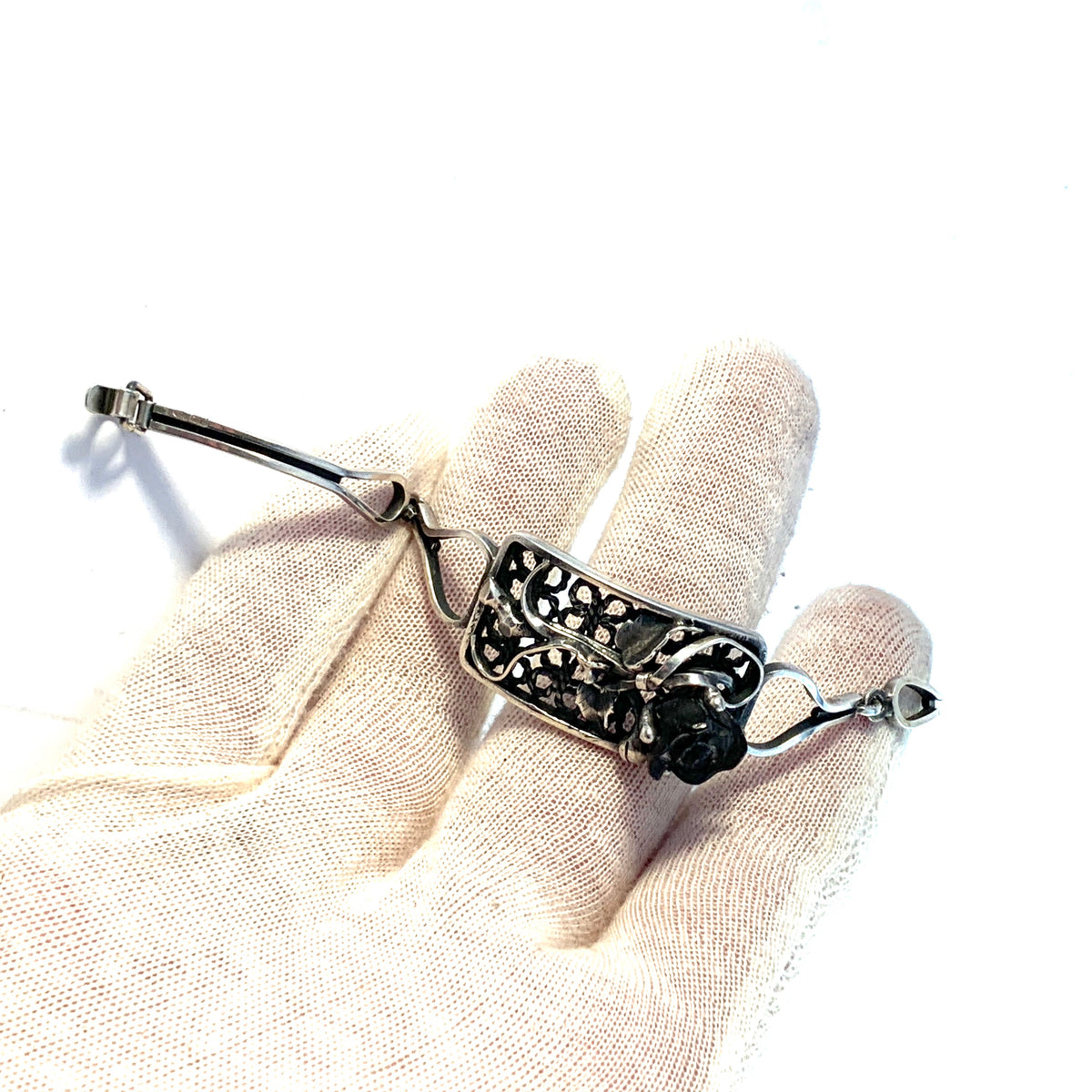 Maker KLŁ Poland, Vintage 875 Silver Carved Black Rose Bracelet