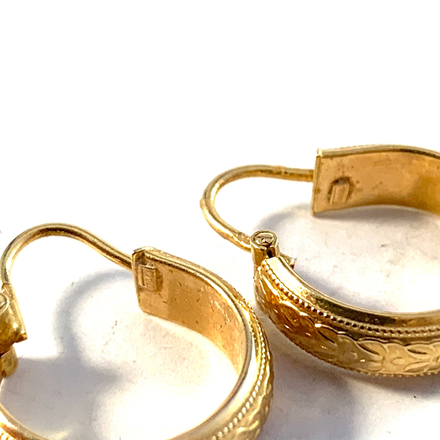 ヴィンテージ ミッドセンチュリー 18K ゴールド イヤリング。