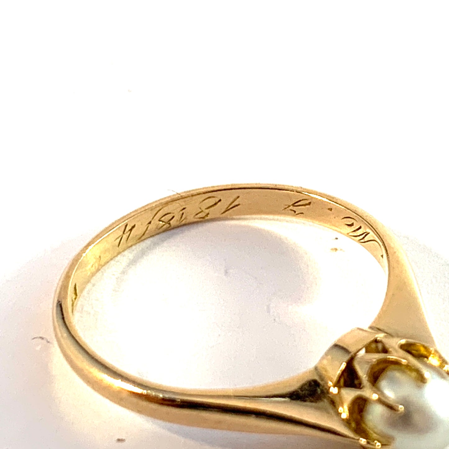 J Petterson、スウェーデン、1941年。戦時中のヴィンテージ 18K ゴールド養殖真珠リング。