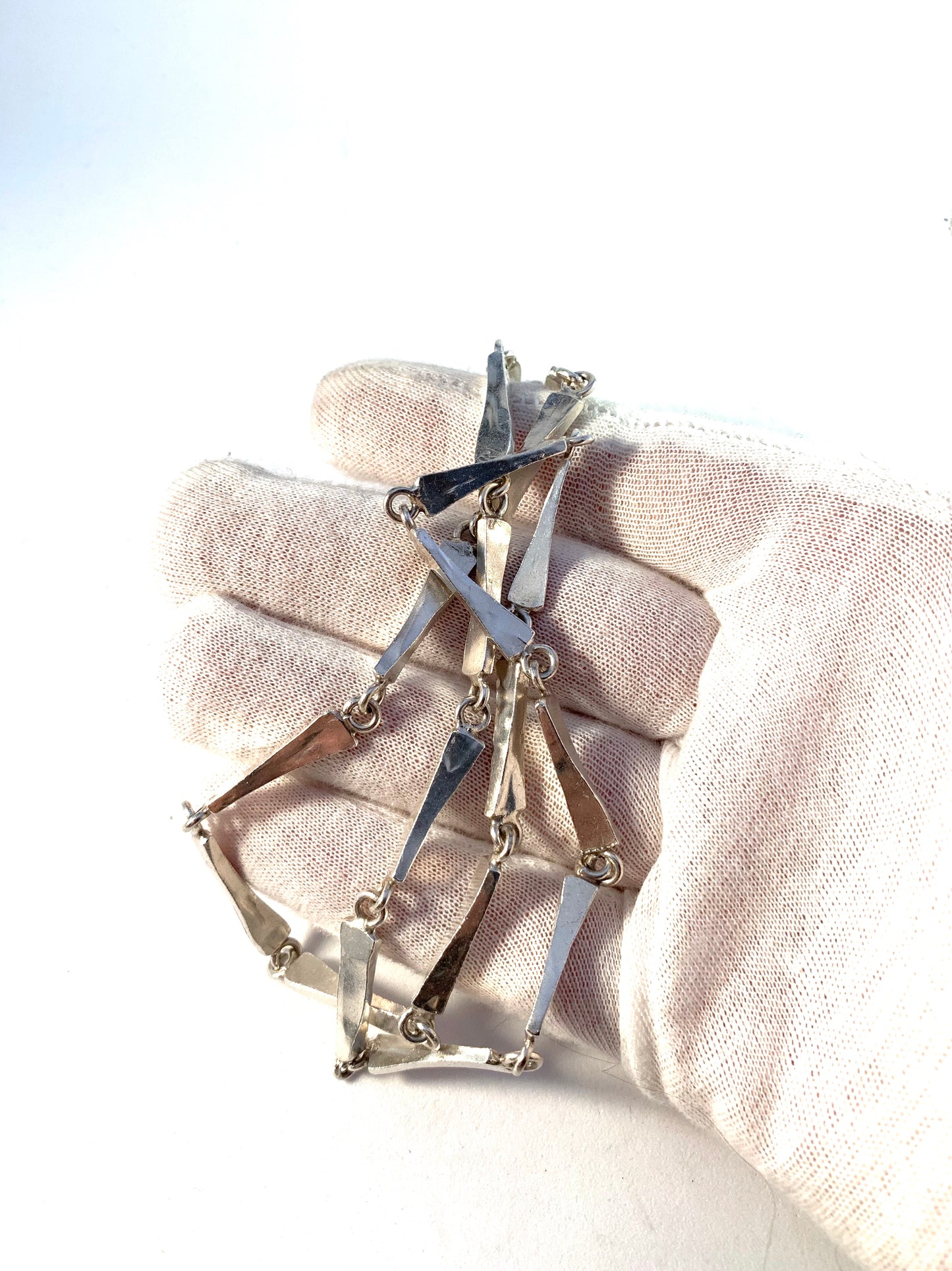 Horsens Solvvarefabrikk, Denmark 1960s Design no 202 Sterling Silver Necklace.