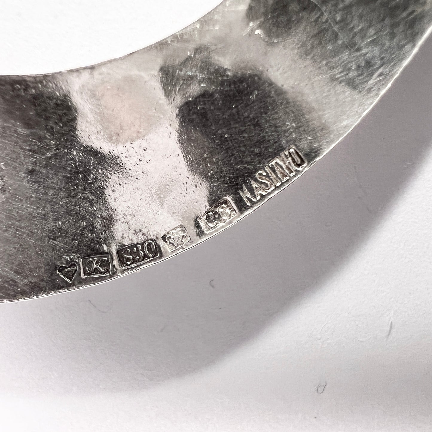 Kultaseppäkoulu, Finland. Huge Vintage Traditional Solid Silver Brooch