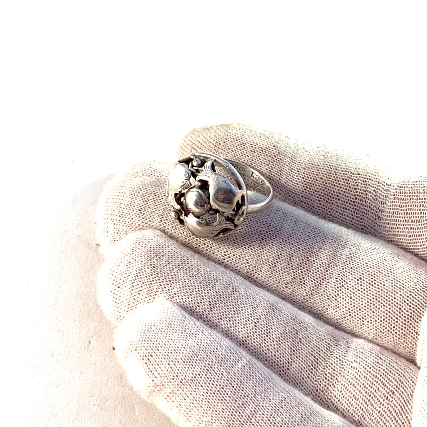 ラウリッツ ジェンセン、コペンハーゲン 1918-1937 ソリッド シルバー フィッシュ リング。